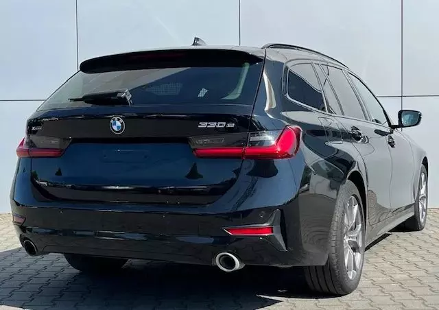 BMW Seria 3 330e xDrive M Sport sport