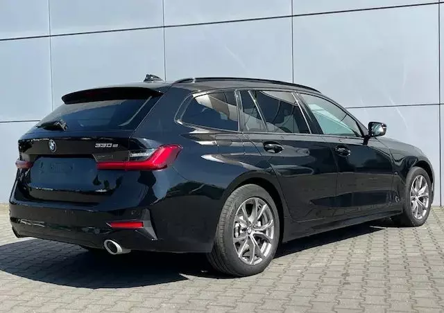 BMW Seria 3 330e xDrive M Sport sport