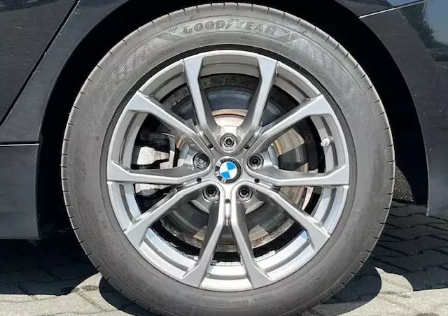 BMW Seria 3 330e xDrive M Sport sport