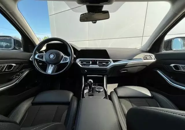 BMW Seria 3 330e xDrive M Sport sport