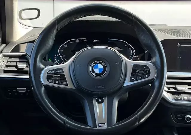 BMW Seria 3 330e xDrive M Sport sport
