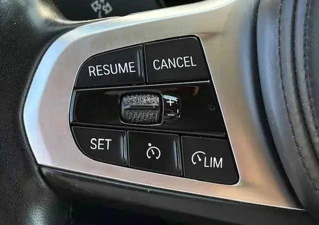 BMW Seria 3 330e xDrive M Sport sport