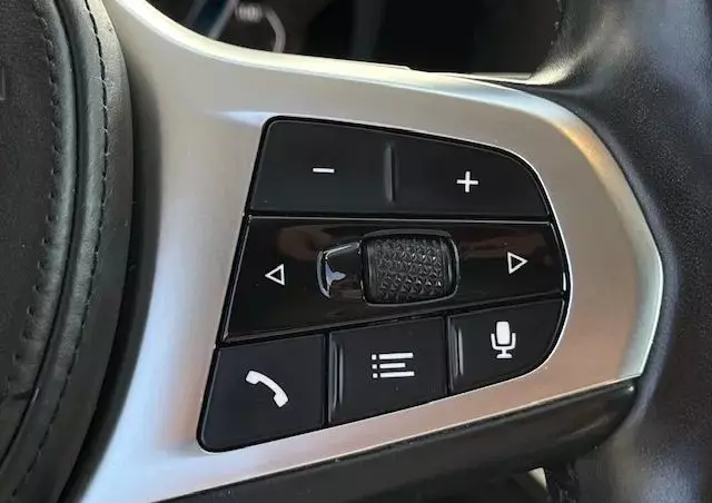 BMW Seria 3 330e xDrive M Sport sport