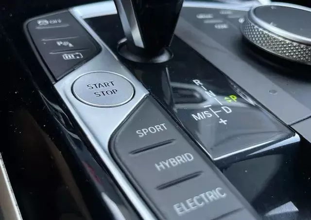 BMW Seria 3 330e xDrive M Sport sport