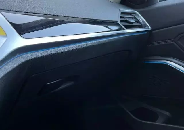 BMW Seria 3 330e xDrive M Sport sport