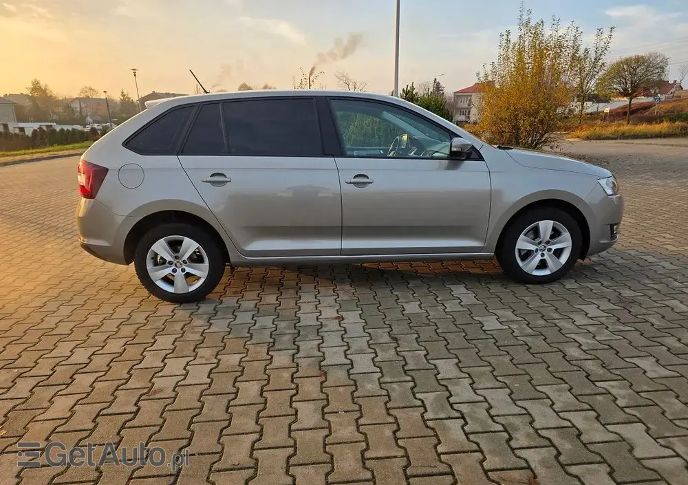SKODA RAPID Spb 1.0 TSI Style