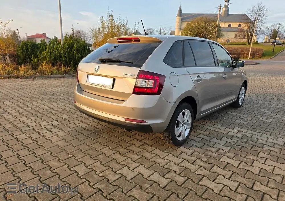 SKODA RAPID Spb 1.0 TSI Style