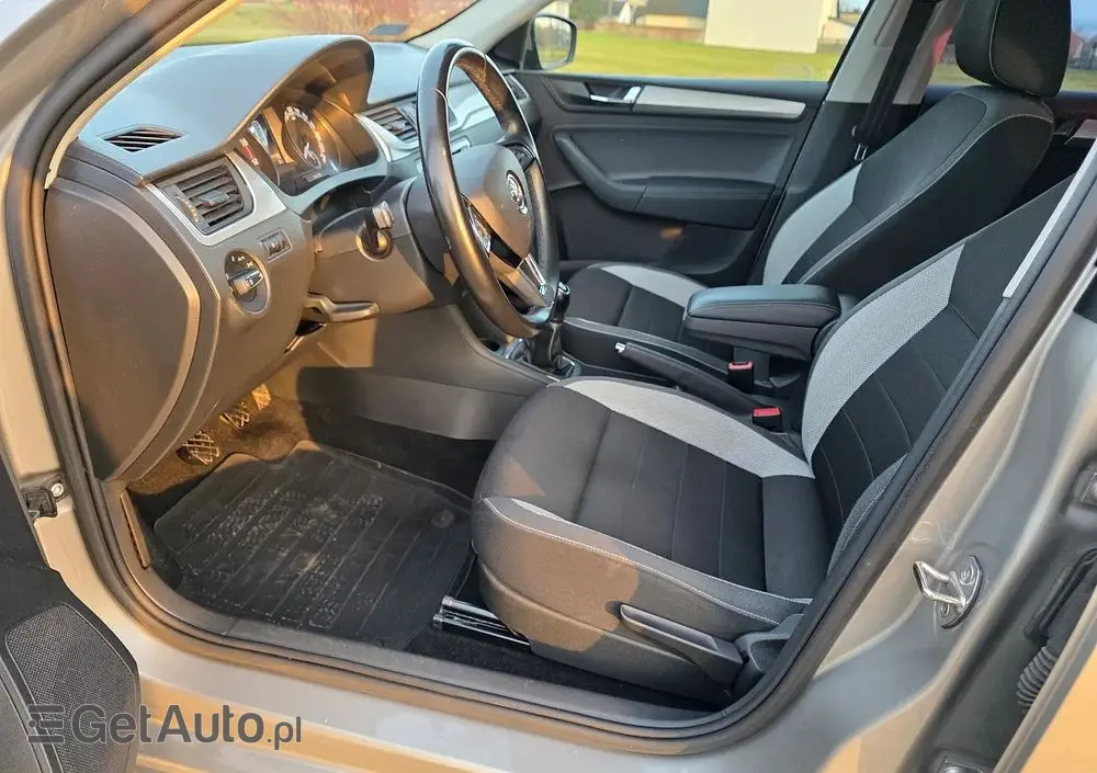 SKODA RAPID Spb 1.0 TSI Style