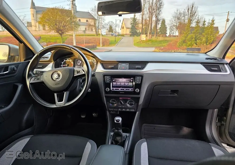 SKODA RAPID Spb 1.0 TSI Style