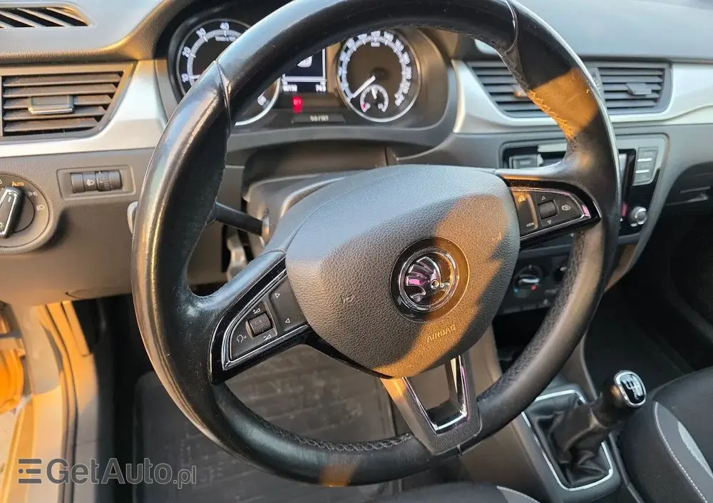 SKODA RAPID Spb 1.0 TSI Style