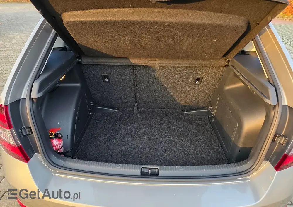 SKODA RAPID Spb 1.0 TSI Style