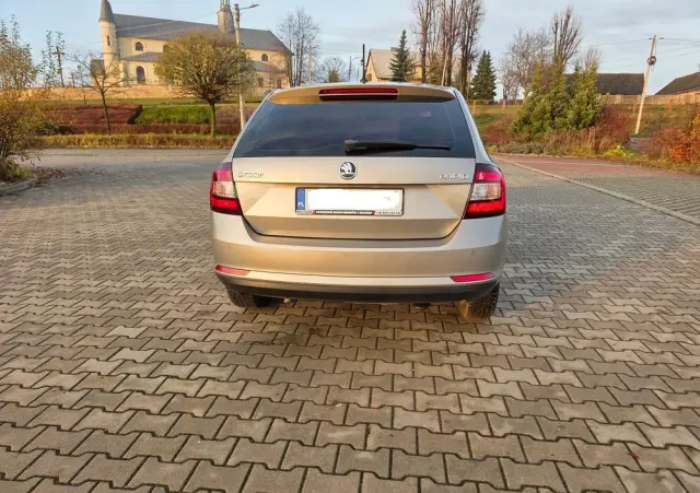 SKODA RAPID Spb 1.0 TSI Style