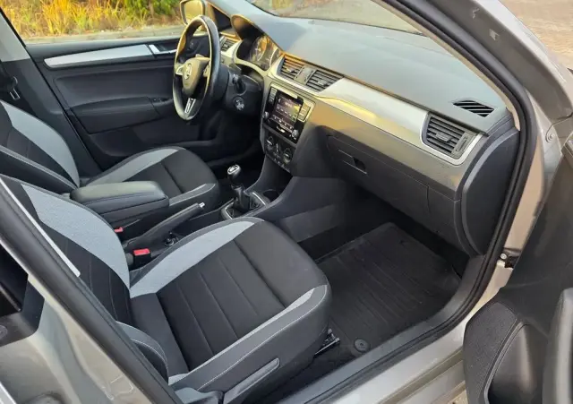 SKODA RAPID Spb 1.0 TSI Style