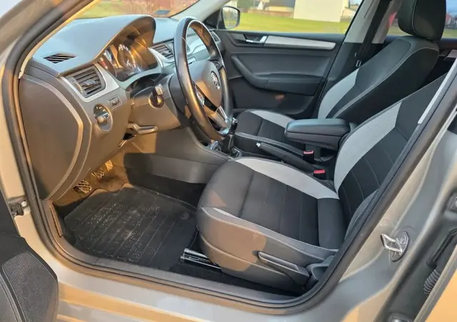 SKODA RAPID Spb 1.0 TSI Style