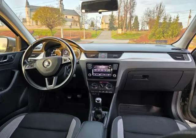 SKODA RAPID Spb 1.0 TSI Style