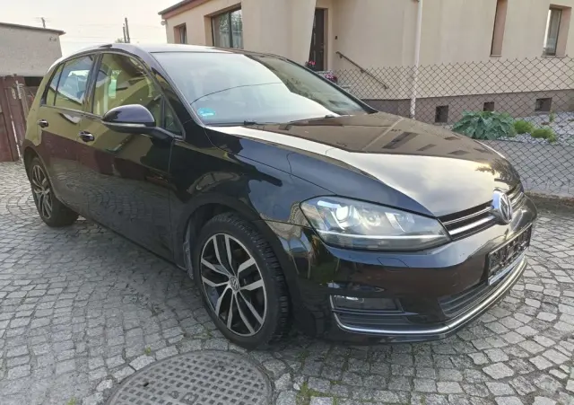 VOLKSWAGEN Golf 1.4 TSI BlueMotion Technology Highline