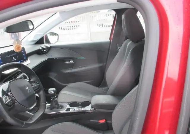 PEUGEOT 208 PureTech 100 Style