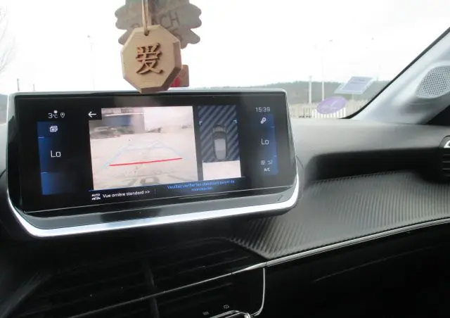 PEUGEOT 208 PureTech 100 Style