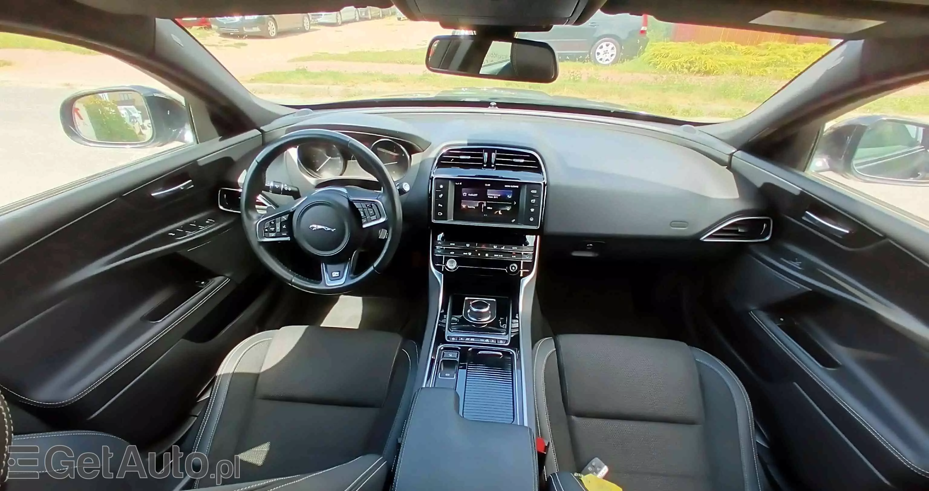 JAGUAR XE 2.0 D R-Sport