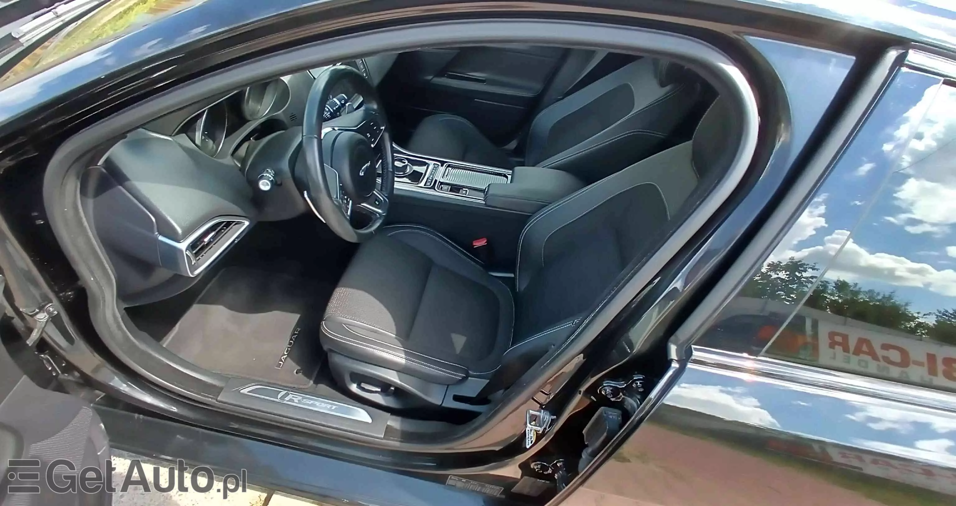 JAGUAR XE 2.0 D R-Sport