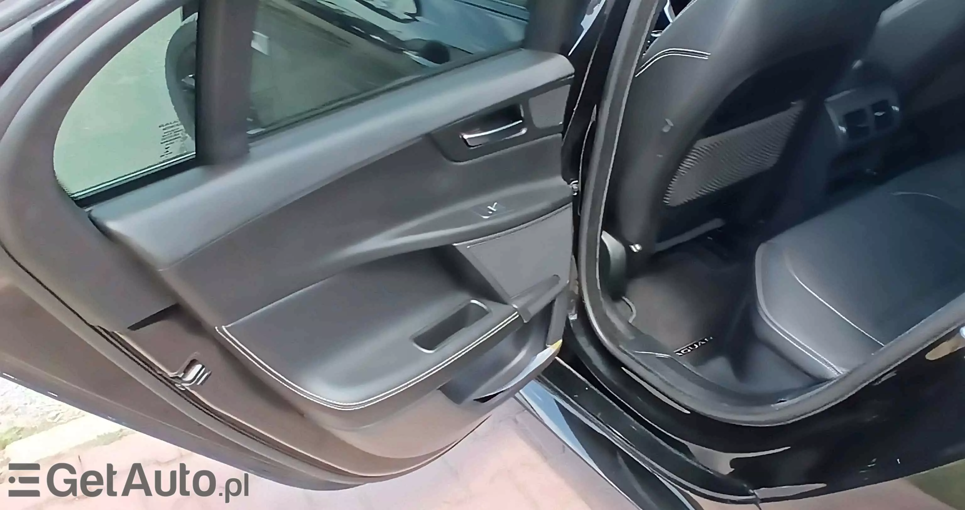 JAGUAR XE 2.0 D R-Sport