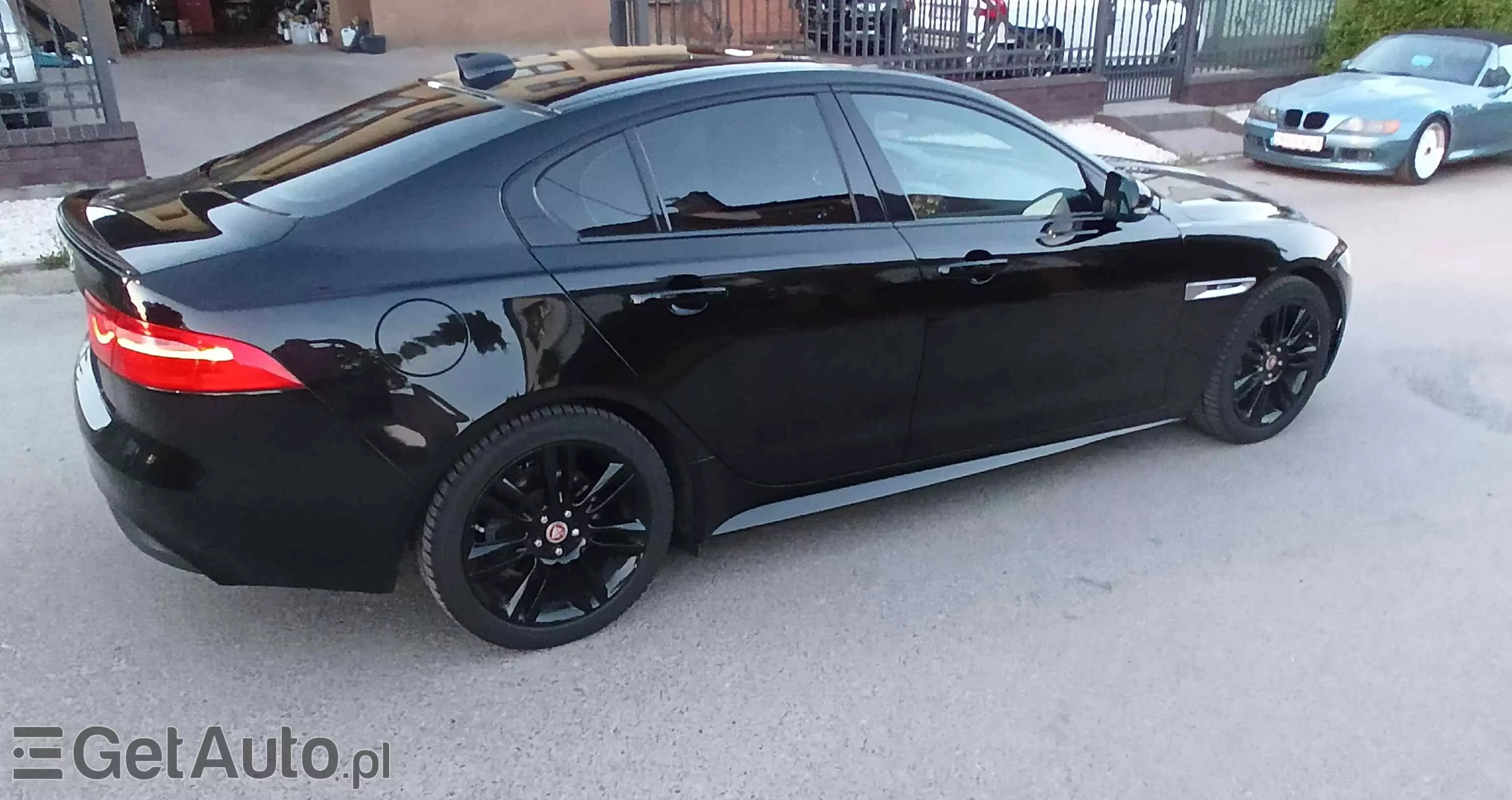 JAGUAR XE 2.0 D R-Sport