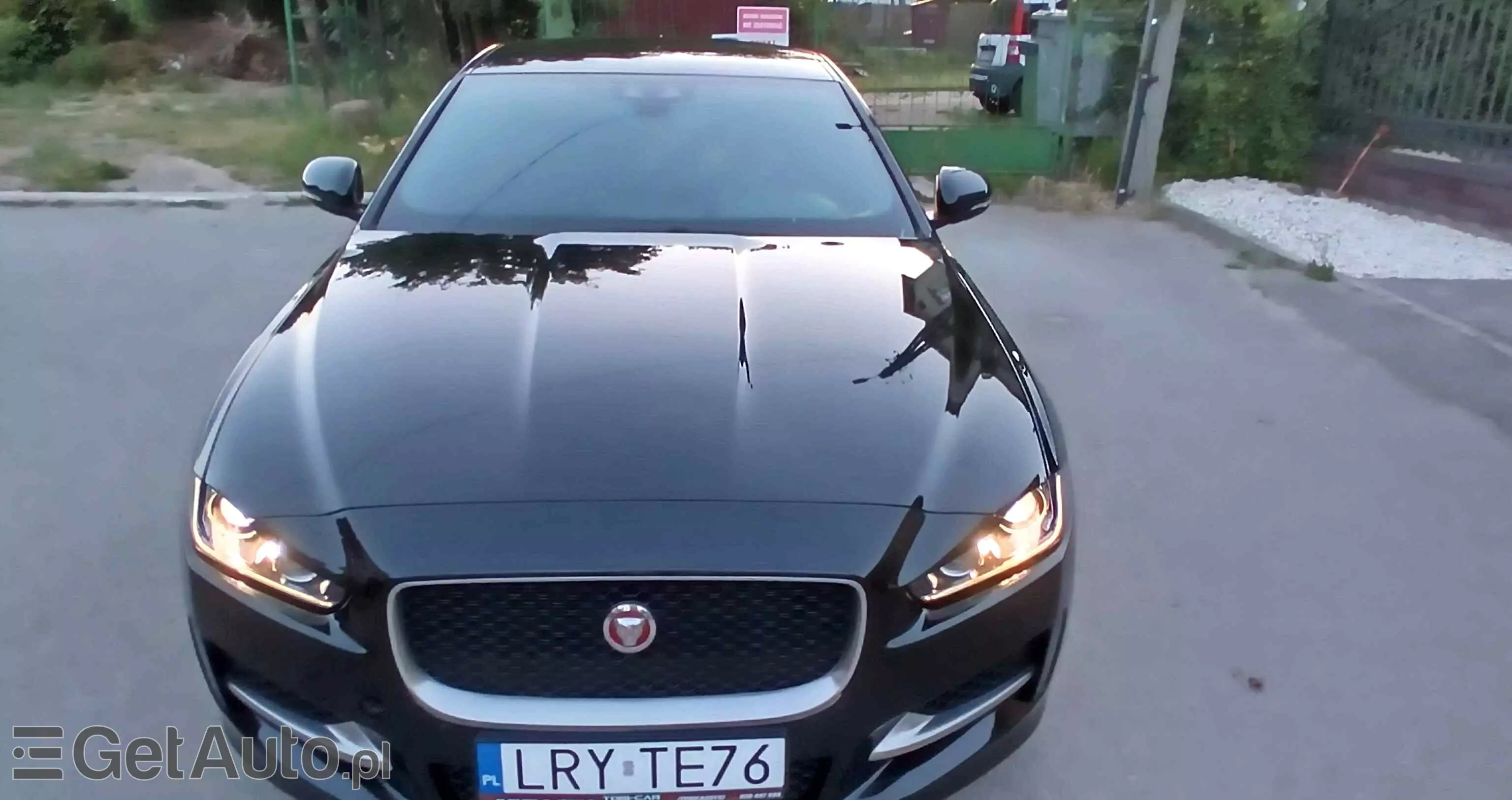 JAGUAR XE 2.0 D R-Sport