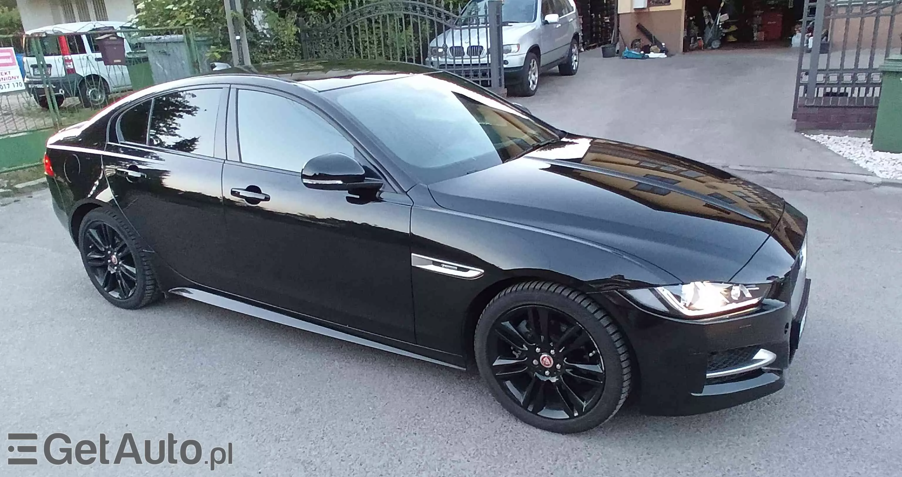 JAGUAR XE 2.0 D R-Sport