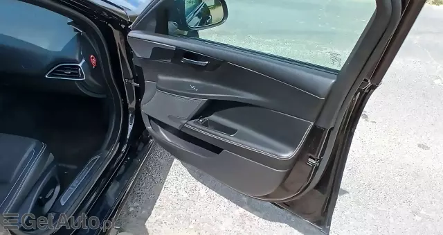 JAGUAR XE 2.0 D R-Sport