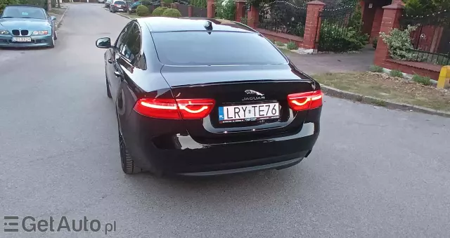 JAGUAR XE 2.0 D R-Sport