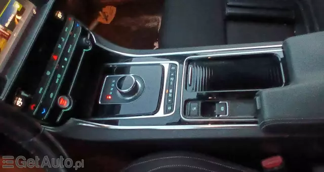 JAGUAR XE 2.0 D R-Sport