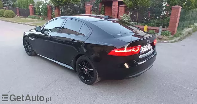 JAGUAR XE 2.0 D R-Sport