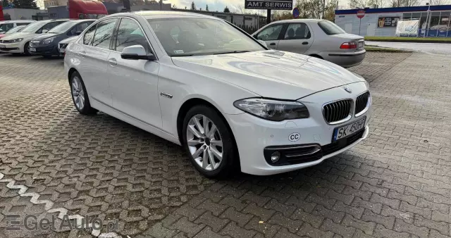 BMW Seria 5 525d xDrive Luxury Line
