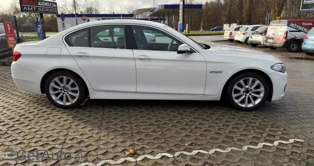 BMW Seria 5 525d xDrive Luxury Line