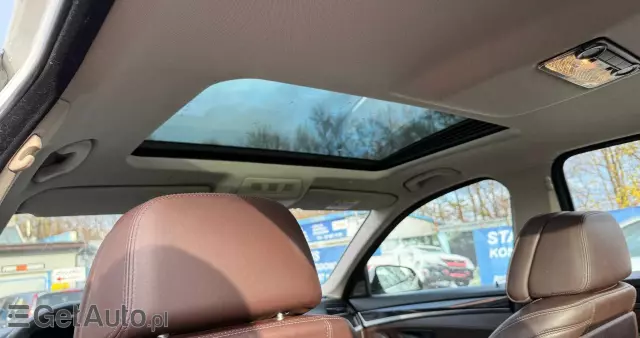 BMW Seria 5 525d xDrive Luxury Line