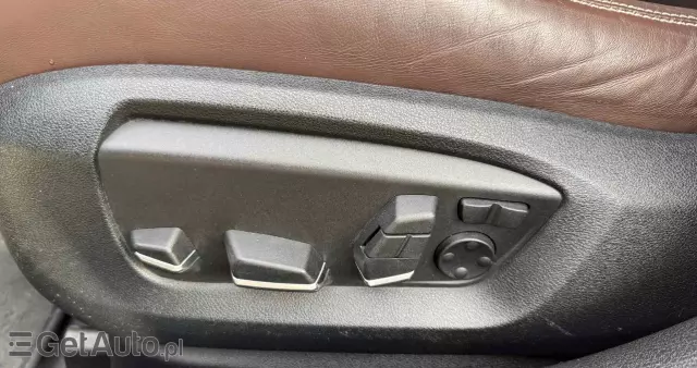 BMW Seria 5 525d xDrive Luxury Line