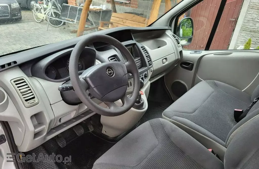 OPEL Vivaro 