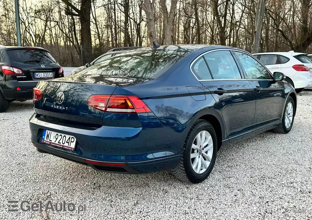 VOLKSWAGEN Passat 1.5 TSI EVO Business