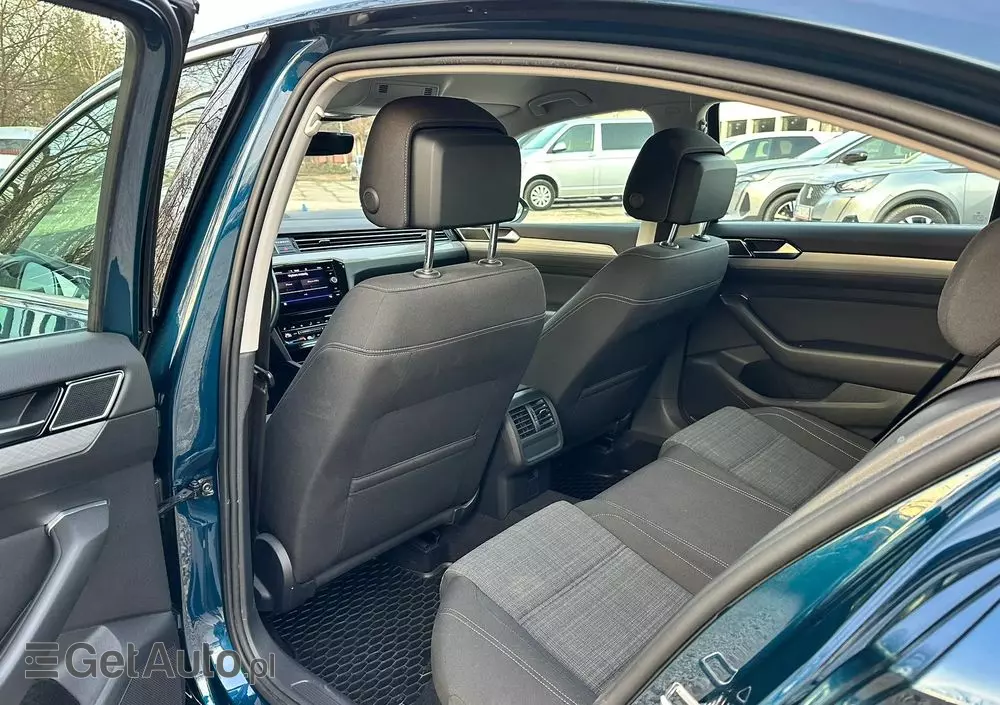 VOLKSWAGEN Passat 1.5 TSI EVO Business
