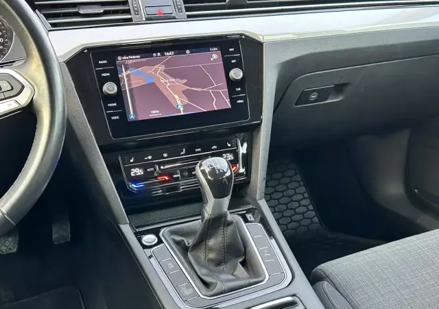 VOLKSWAGEN Passat 1.5 TSI EVO Business