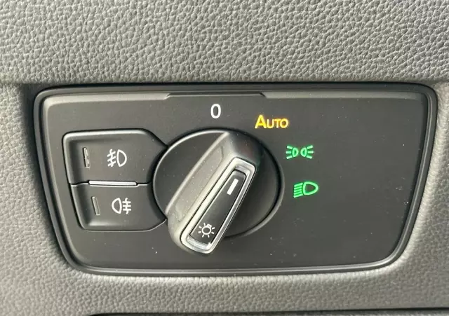 VOLKSWAGEN Passat 1.5 TSI EVO Business