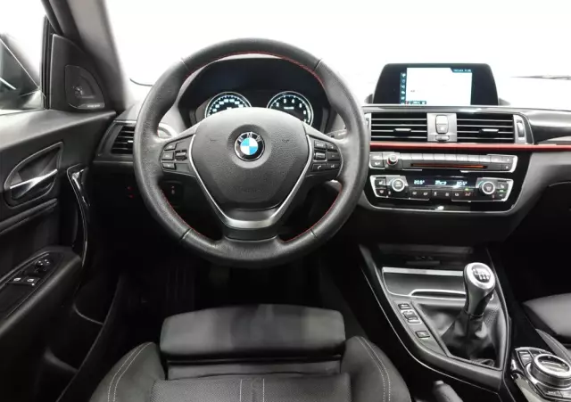 BMW Seria 2 218i Coupe Sport Line