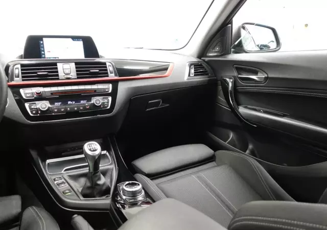 BMW Seria 2 218i Coupe Sport Line