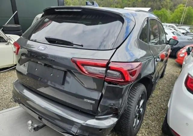 FORD Kuga 2.5 Duratec FHEV ST-LINE X