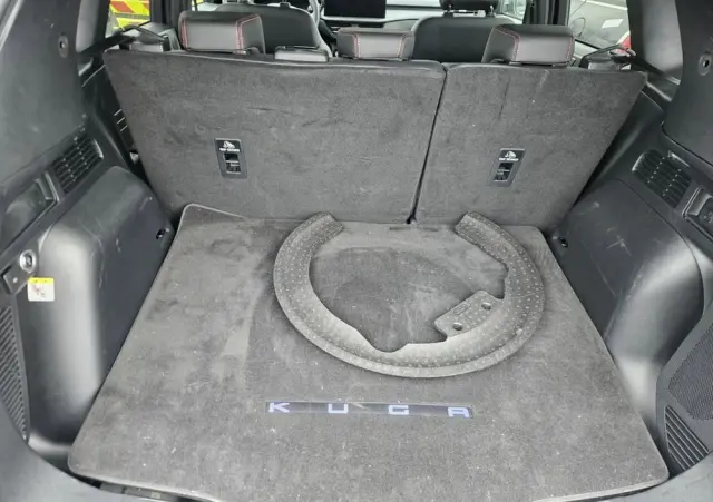 FORD Kuga 2.5 Duratec FHEV ST-LINE X