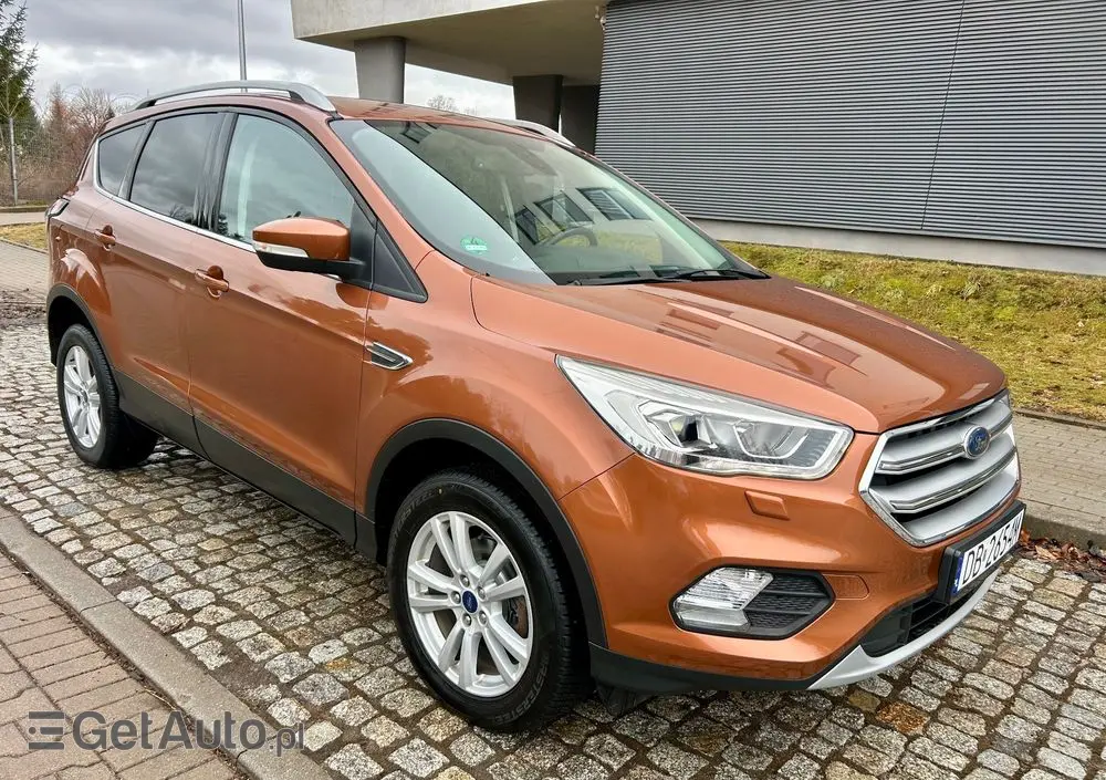 FORD Kuga 1.5 EcoBoost 2x4 Titanium