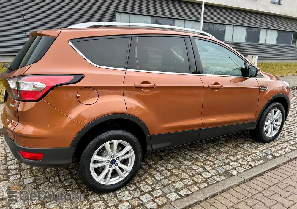FORD Kuga 1.5 EcoBoost 2x4 Titanium