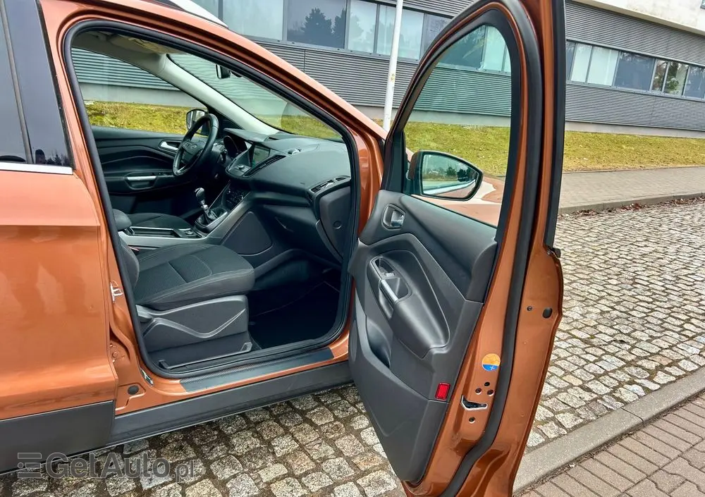 FORD Kuga 1.5 EcoBoost 2x4 Titanium