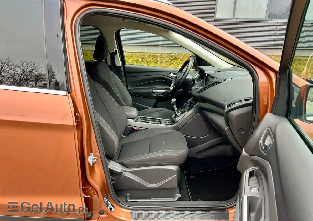 FORD Kuga 1.5 EcoBoost 2x4 Titanium