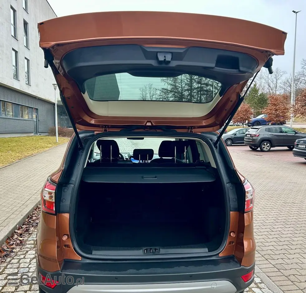 FORD Kuga 1.5 EcoBoost 2x4 Titanium